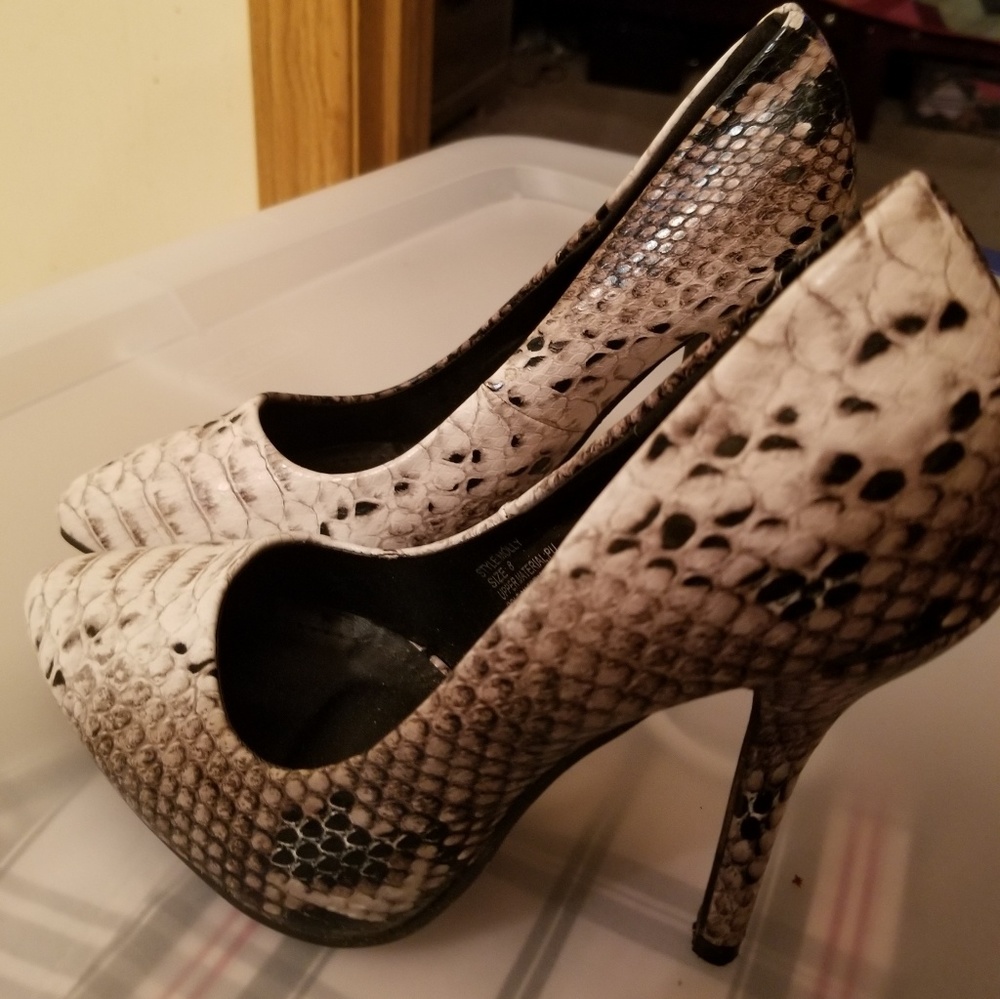 Shoes - Picture 3 of 3